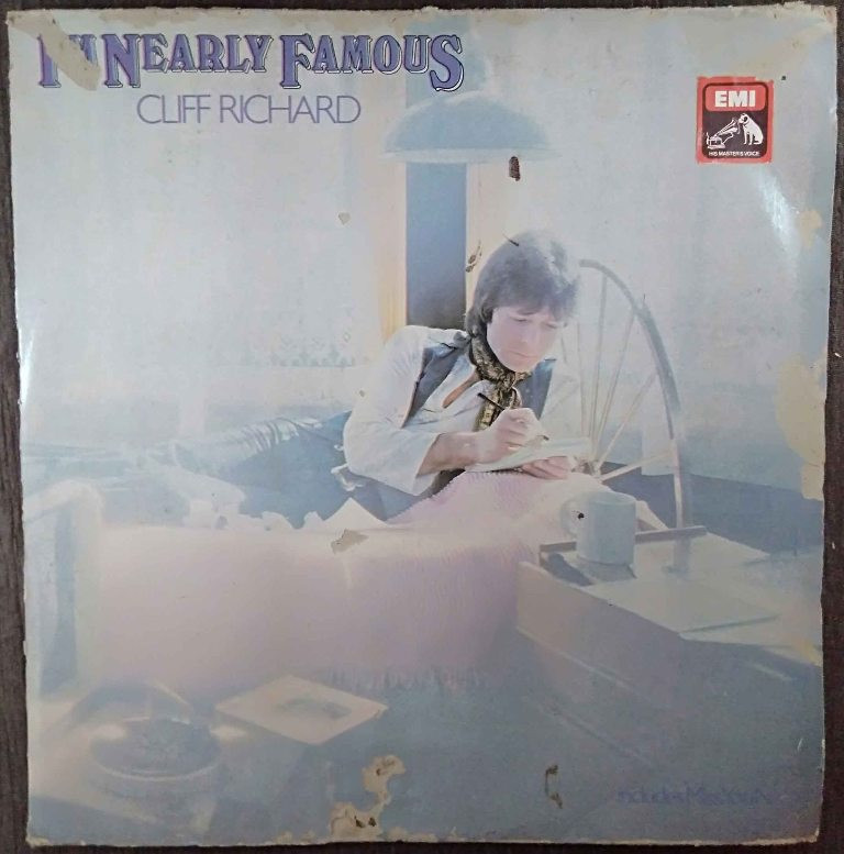 Cliff Richard - I'm Nearly Famous (1976)Album Rock Pre-Owned Vinyl, 12" LP Record