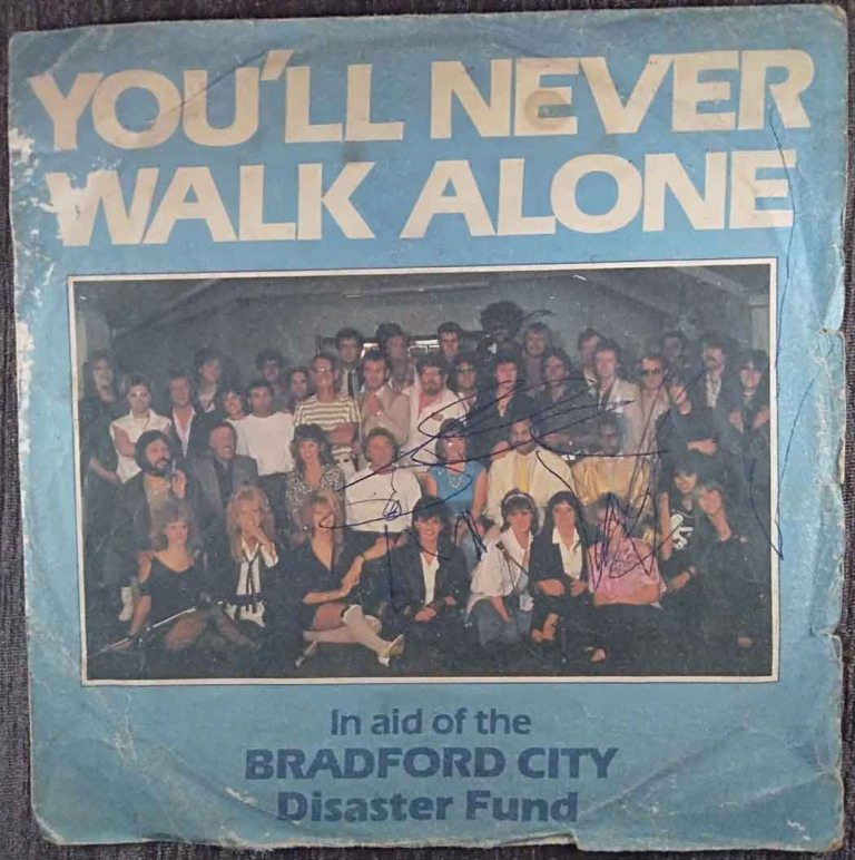 The Crowd ‎– You'll Never Walk Alone (1985) Graham Gouldman Pre-Owned Vinyl, 7" Imported EP Record